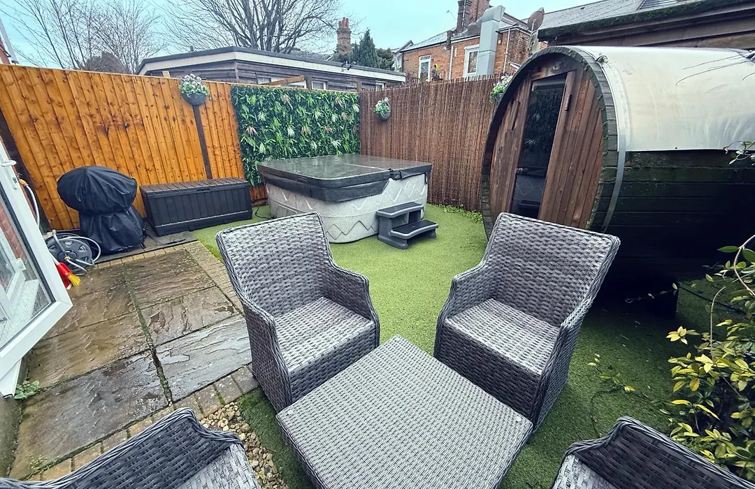 Holiday Home Hot Tub & Sauna-1